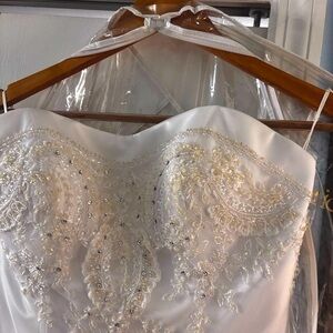 Elegant White Beaded Wedding Dress